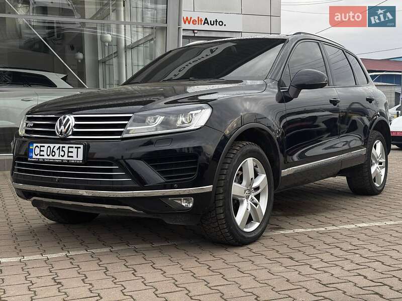 Позашляховик / Кросовер Volkswagen Touareg 2015 в Чернівцях