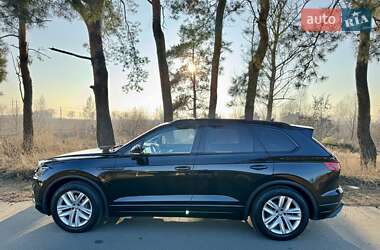 Внедорожник / Кроссовер Volkswagen Touareg 2019 в Киеве