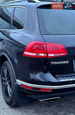 Позашляховик / Кросовер Volkswagen Touareg 2017 в Києві