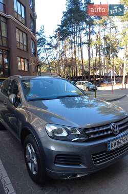 Внедорожник / Кроссовер Volkswagen Touareg 2012 в Киеве