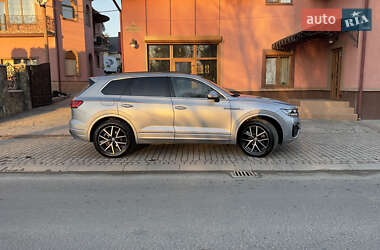 Внедорожник / Кроссовер Volkswagen Touareg 2018 в Сваляве