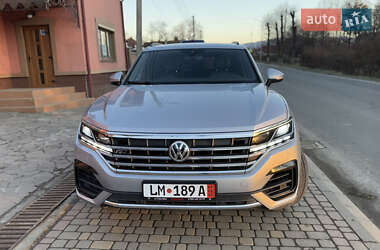 Внедорожник / Кроссовер Volkswagen Touareg 2018 в Сваляве