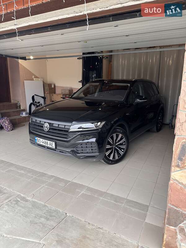 Внедорожник / Кроссовер Volkswagen Touareg 2021 в Тернополе