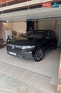 Внедорожник / Кроссовер Volkswagen Touareg 2021 в Тернополе