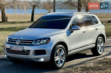 Внедорожник / Кроссовер Volkswagen Touareg 2013 в Николаеве