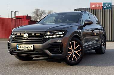 Позашляховик / Кросовер Volkswagen Touareg 2019 в Києві