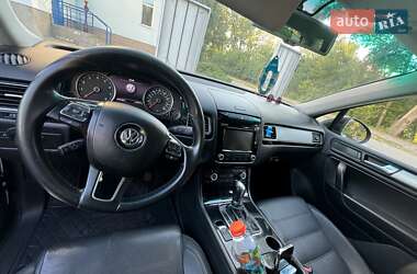 Внедорожник / Кроссовер Volkswagen Touareg 2011 в Сумах