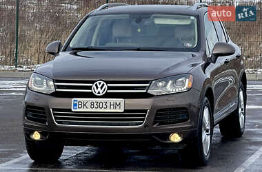 Внедорожник / Кроссовер Volkswagen Touareg 2011 в Ровно