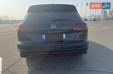 Позашляховик / Кросовер Volkswagen Touareg 2021 в Києві