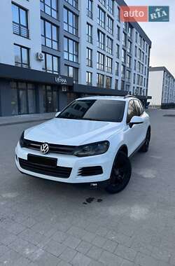 Внедорожник / Кроссовер Volkswagen Touareg 2013 в Львове