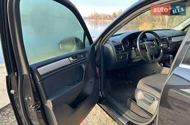 Позашляховик / Кросовер Volkswagen Touareg 2013 в 