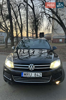 Внедорожник / Кроссовер Volkswagen Touareg 2012 в Луцке