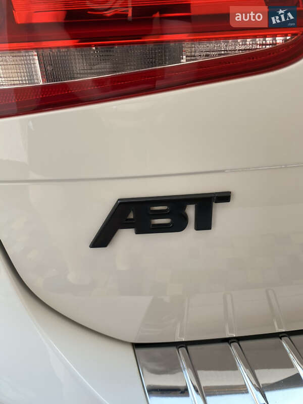 Внедорожник / Кроссовер Volkswagen Touareg 2012 в Черновцах