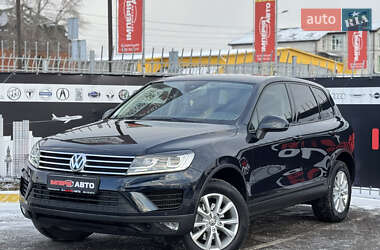 Внедорожник / Кроссовер Volkswagen Touareg 2015 в Киеве