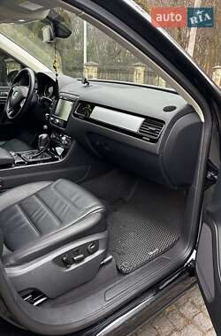 Внедорожник / Кроссовер Volkswagen Touareg 2015 в 