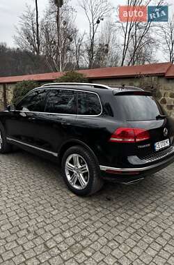 Внедорожник / Кроссовер Volkswagen Touareg 2015 в 