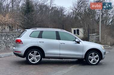 Внедорожник / Кроссовер Volkswagen Touareg 2012 в Полтаве