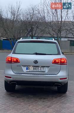 Внедорожник / Кроссовер Volkswagen Touareg 2012 в Полтаве