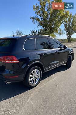 Внедорожник / Кроссовер Volkswagen Touareg 2011 в Кривом Роге