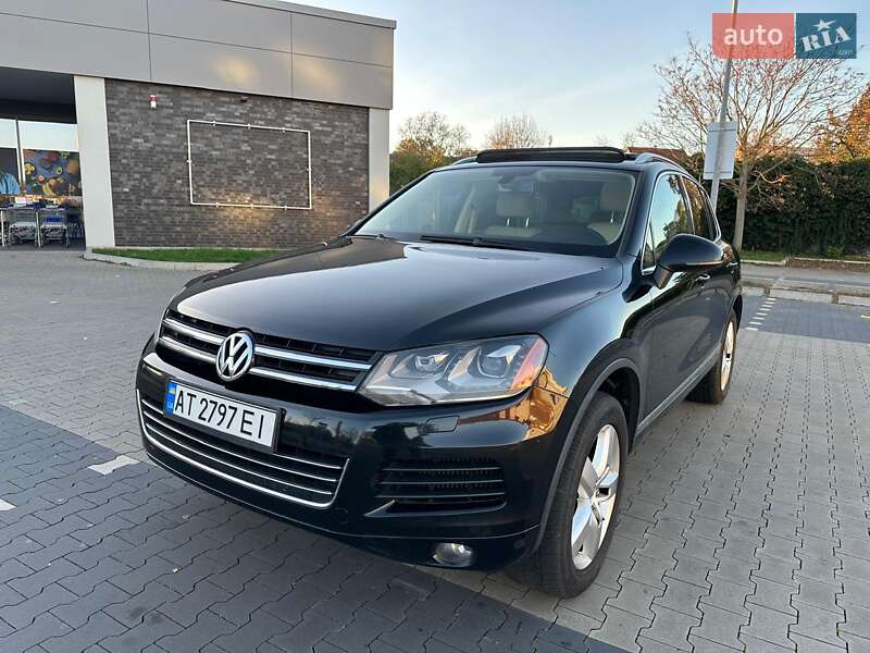 Позашляховик / Кросовер Volkswagen Touareg 2011 в Івано-Франківську