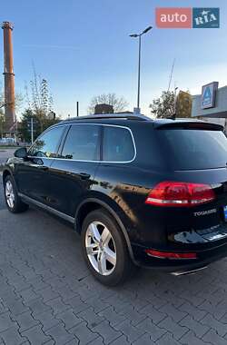 Позашляховик / Кросовер Volkswagen Touareg 2011 в Івано-Франківську