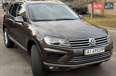 Позашляховик / Кросовер Volkswagen Touareg 2016 в Києві