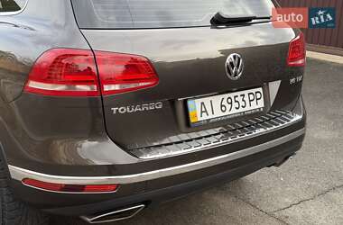 Позашляховик / Кросовер Volkswagen Touareg 2016 в Києві