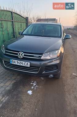 Внедорожник / Кроссовер Volkswagen Touareg 2011 в Новомиргороде