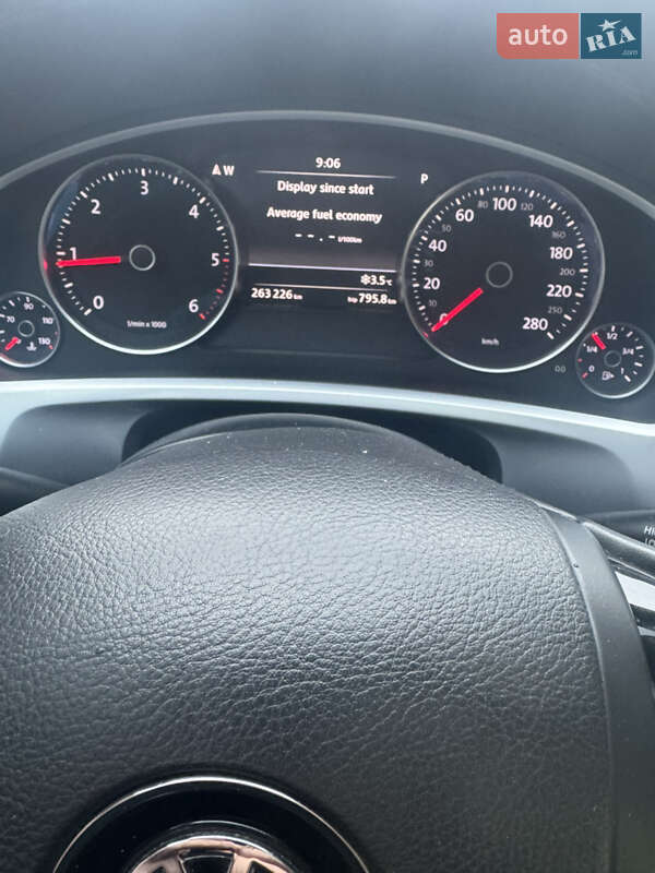 Позашляховик / Кросовер Volkswagen Touareg 2012 в Тернополі