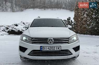 Позашляховик / Кросовер Volkswagen Touareg 2015 в Полтаві