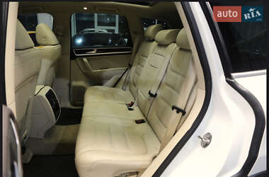 Внедорожник / Кроссовер Volkswagen Touareg 2012 в 