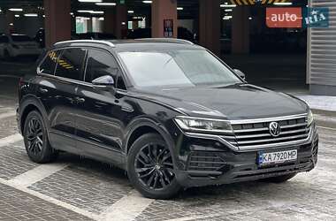 Позашляховик / Кросовер Volkswagen Touareg 2020 в Києві