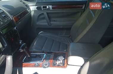 Позашляховик / Кросовер Volkswagen Touareg 2004 в 