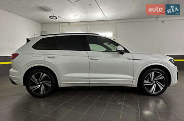 Позашляховик / Кросовер Volkswagen Touareg 2019 в Козятині