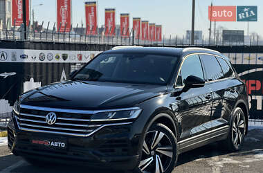 Внедорожник / Кроссовер Volkswagen Touareg 2019 в Киеве