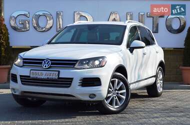 Внедорожник / Кроссовер Volkswagen Touareg 2012 в 