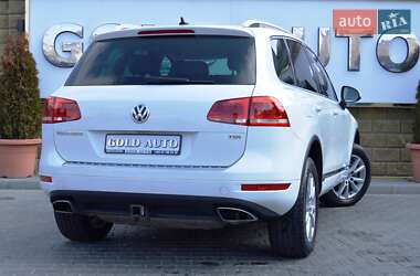 Внедорожник / Кроссовер Volkswagen Touareg 2012 в 