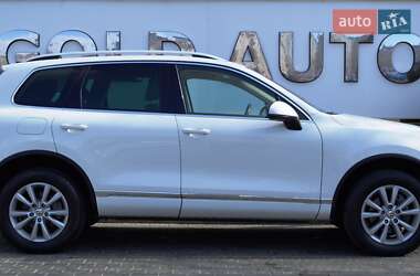 Внедорожник / Кроссовер Volkswagen Touareg 2012 в 