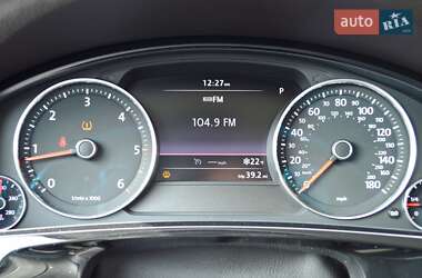 Внедорожник / Кроссовер Volkswagen Touareg 2012 в 
