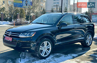 Внедорожник / Кроссовер Volkswagen Touareg 2011 в 