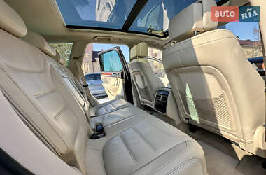 Внедорожник / Кроссовер Volkswagen Touareg 2011 в 