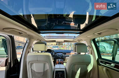 Внедорожник / Кроссовер Volkswagen Touareg 2011 в 