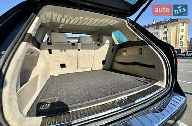 Внедорожник / Кроссовер Volkswagen Touareg 2011 в 