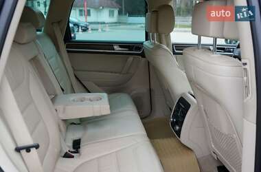 Позашляховик / Кросовер Volkswagen Touareg 2015 в 