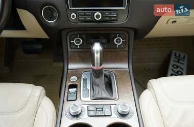 Позашляховик / Кросовер Volkswagen Touareg 2015 в 