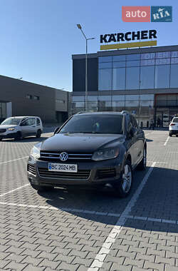 Внедорожник / Кроссовер Volkswagen Touareg 2012 в Львове