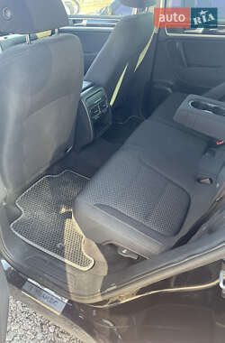 Внедорожник / Кроссовер Volkswagen Touareg 2012 в 