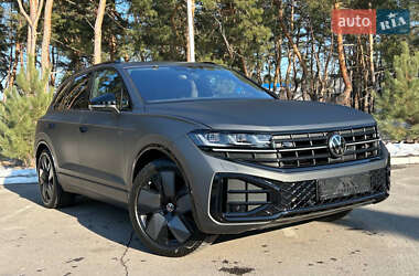 Позашляховик / Кросовер Volkswagen Touareg 2024 в Києві