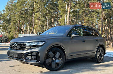 Позашляховик / Кросовер Volkswagen Touareg 2024 в Києві