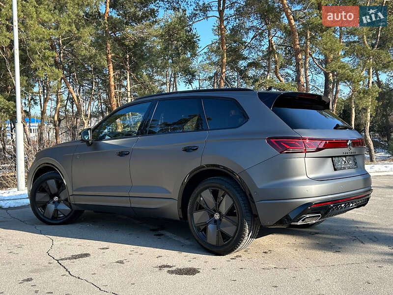 Внедорожник / Кроссовер Volkswagen Touareg 2024 в Киеве